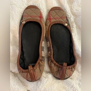 Burberry Women's Tan and Red Quilted Flats